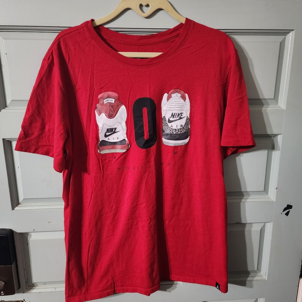 Nike AIR JORDAN 1991 Red Crewneck T-shirt Men's Medium V III Portland Athleisure